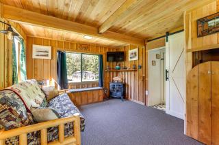 Cabin on 5 Acres in Port Angeles with Fire Pit! - 7