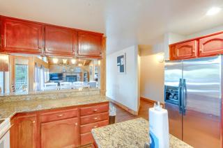Game Rooms, Sauna and Decks South Lake Tahoe Home - South Lake Tahoe - 4