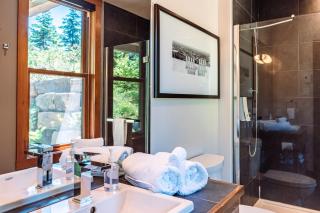 Lakefront and Mountain View - Resort Studio - Lac-Superieur - 4