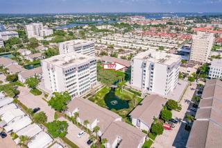 1077 PD Large Garden Oasis Condo - 9