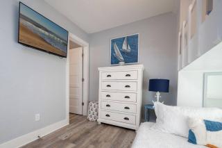 Be A Nomad - Ocean Front Top - Slice of Heaven - Neptune Beach - 4