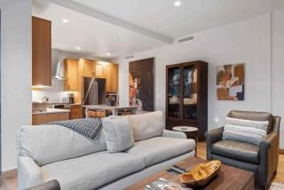 Riverfront Lodge 303 by East West Hospitality - 7