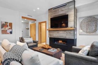 Riverfront Lodge 303 by East West Hospitality - 8