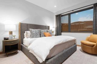 Riverfront Lodge 303 by East West Hospitality - 3