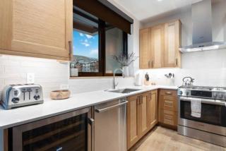 Riverfront Lodge 303 by East West Hospitality - 6