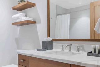 Riverfront Lodge 308 by East West Hospitality - 8