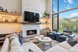 Riverfront Lodge 406 by East West Hospitality - 9