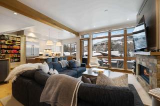Riverfront Townhome 12 by East West Hospitality - 0