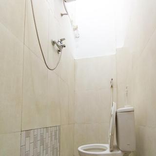 Ariska Room near Alun Alun Jombang RedPartner - Peterongan - 4
