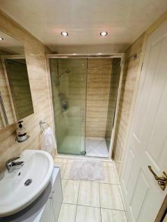 Entire Private 1 Bedroom - Guest Suite in Glasgow - 4