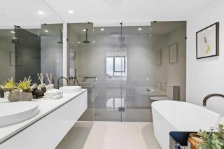 Luxe Oceanview Apartment in Palm Beach - Gold Coast - 6