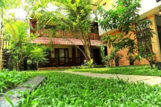 Lakefront Beach Homes - Cherai Beach - 9
