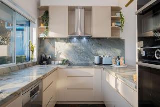 Manor Del Monte - Poolside Bliss and Oceanfront Oasis - Copacabana - 3