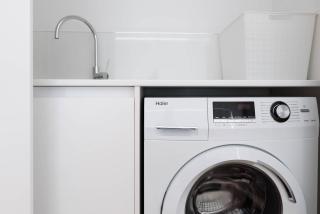 Bright & Airy Coastal abode - 4