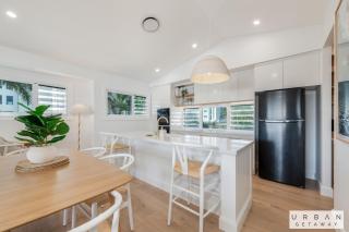 Bargara Coastal Luxe Aircon, Outside Pet, Sleeps 8 - Bargara - 1