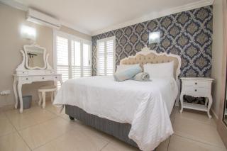 15 Glitter Bay Umhlanga Rocks Beachfront - Durban - 9