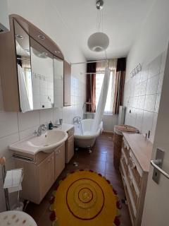 Zentrale Wohnung - 3