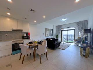 MegaLuxury Flat Resort, Amazing Pool, Burj direct View - 4