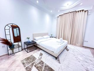 NA 22G01-01 1BR Apt in AD - 2