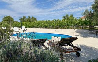 3 Bedroom Beautiful Home In Debeljak - Debeljak - 1