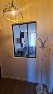 appartement 2 pièces rénové de 45 m2, à 2 pas du centre historique - 1