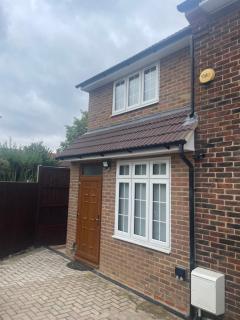 Cozy Studio Flat - Romford, London - 2