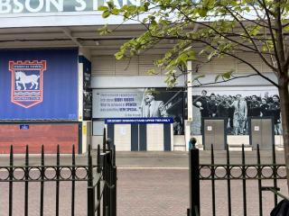 7a Sir Alf Ramsey Way - 7