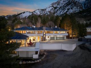 Top Olympus Luxury Estate Spa, Pool, Pickleball & more - Salt Lake City - 0