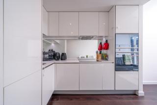 5-Stars 2 Bed 2 Bath Apt in the Heart of London - 2