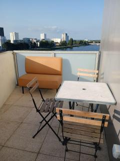 Spacious modern apartment with view of the Loire - 2