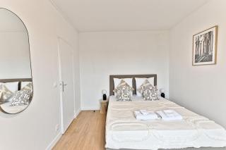 Studio lumineux et moderne à Montreuil - II - 1