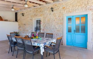 Stunning Home In Liznjan With Kitchen - Ližnjan - 4