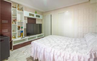 Amazing Apartment In Benidorm With Wifi - Benidorm - 2