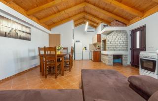 Pet Friendly Home In Nin With Kitchen - Nin - 5
