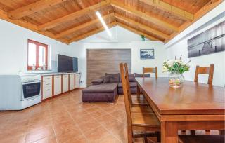 Pet Friendly Home In Nin With Kitchen - Nin - 4