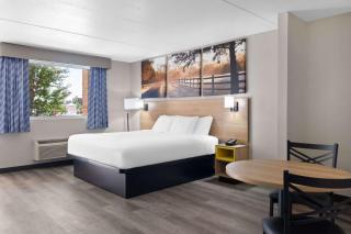 Days Inn by Wyndham Conway - 2