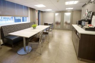 Coast Calgary Downtown Hotel & Suites by APA - 1