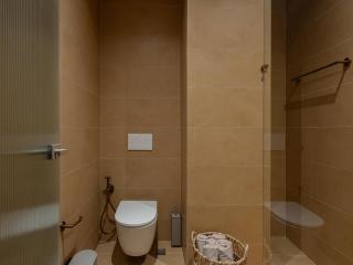 Hestia Boutique - Renovated Rooms Just Steps from the Beach - 9