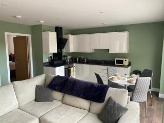 Contemporary 2 Bedroom En-suite Ground Floor Flat with Free Parking - Nairn - 9