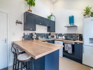 High Street Cottage - Treorky - 2