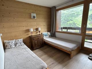 Studio divisible avec balcon, proche des pistes, animaux admis - FR-1-355-161 - Les Allues - 5