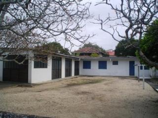 cod 109 - Casa simples com uma excelente localização - 0