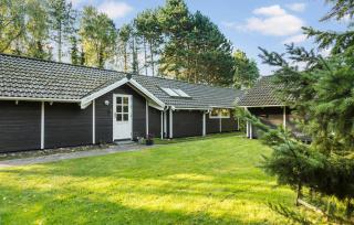 4 Bedroom Beautiful Home In Melby - Melby - 1