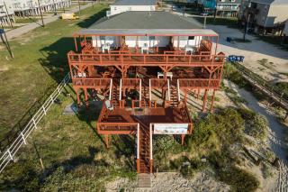 Unobstructed Oceanfront SEA TURTLE Unit 2 Beach Pad! - Surfside Beach - 7