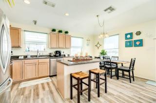 Sunset Sanctuary - Adorable Beach Bungalow with Gorgeous Gulf Views! - Surfside Beach - 9