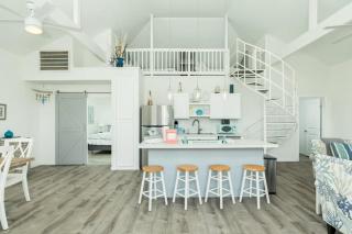 Casita at the Pass - Cute Beach Getaway, Filtered Views of Gulf and Bay! - 9