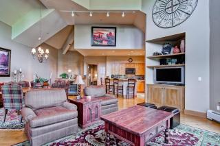 Villa Montane 210 by East West Hospitality - 9