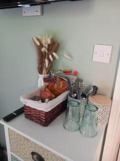 The Nook- Cotswold guest room - 7