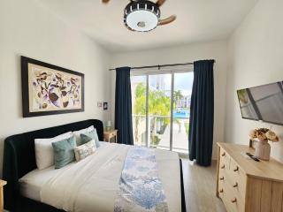 Beautiful property across from HardRock hotel with free casino Private beach club and golf course We now take google pay Apple Pay and PayPal - Punta Cana - 4