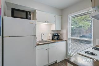 Downtown Free Parking Fully Equipped Kitchen - Austin - 6